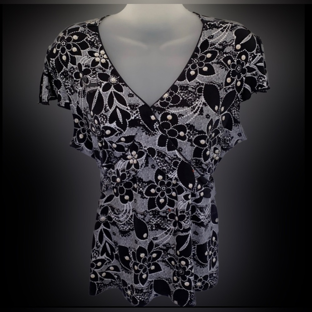 j.t.b. Blouse with capped short sleeves